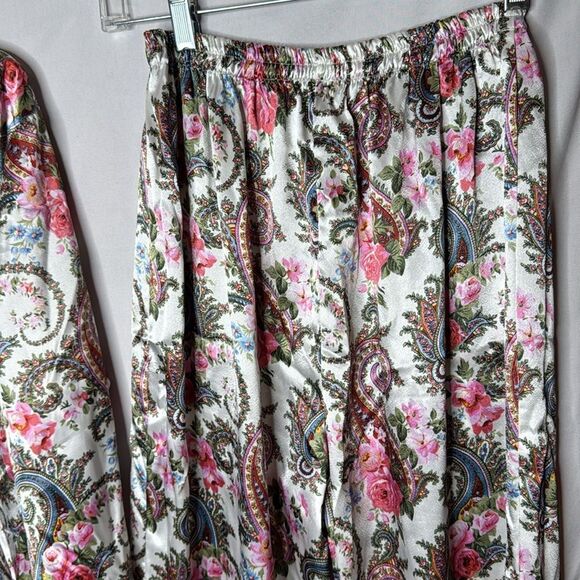 Victoria's Secret Vintage Gold Label Paisley/Rose Silky Pajama Set. Size Small. - Picture 9 of 10